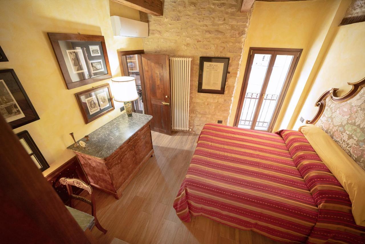 Degli Alessandri House Sassoferrato Buitenkant foto