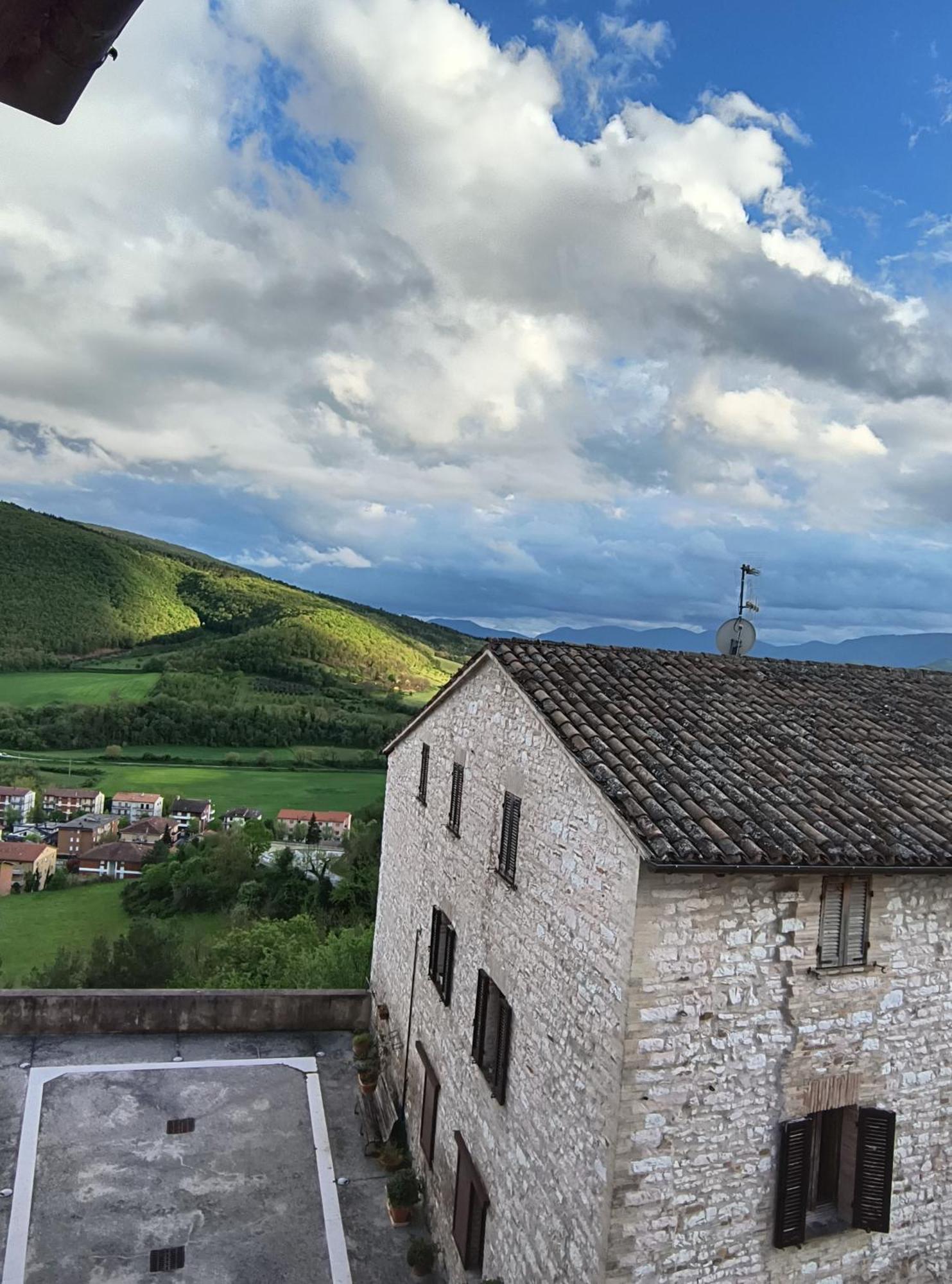 Degli Alessandri House Sassoferrato Buitenkant foto