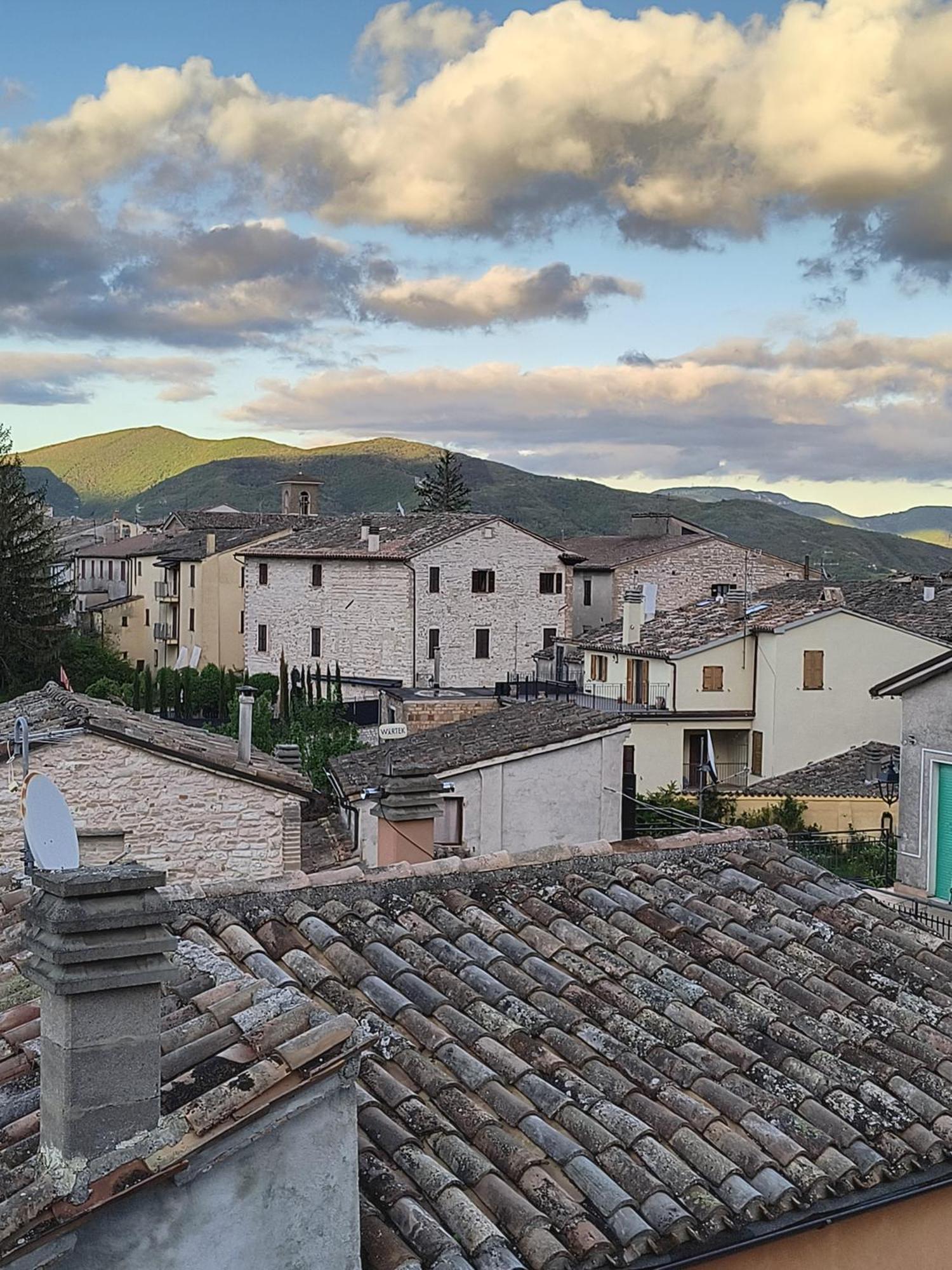 Degli Alessandri House Sassoferrato Buitenkant foto