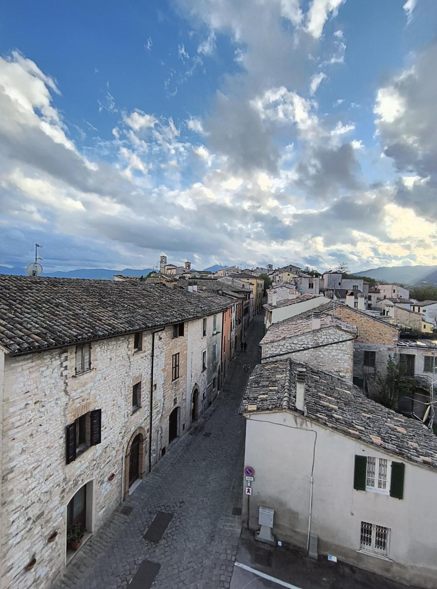 Degli Alessandri House Sassoferrato Buitenkant foto