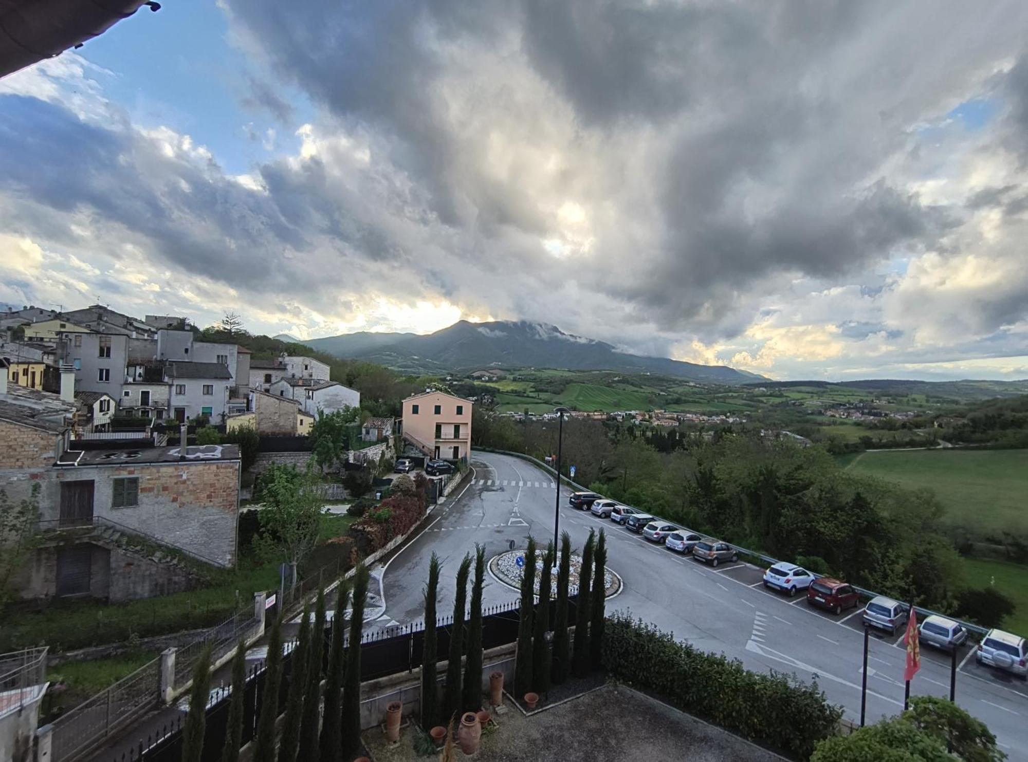 Degli Alessandri House Sassoferrato Buitenkant foto
